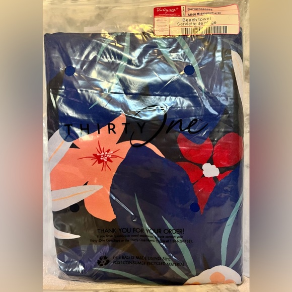 Thirty One Beach Towel- in Midnight Floral - Picture 2 of 3